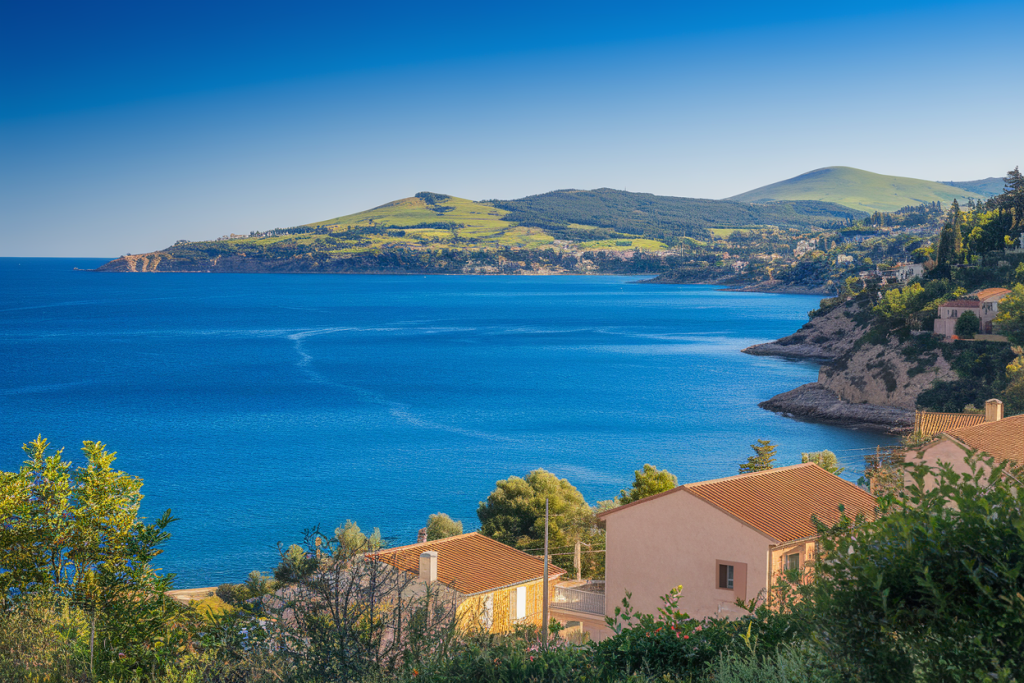 beaulieu-mer-maisons-colline