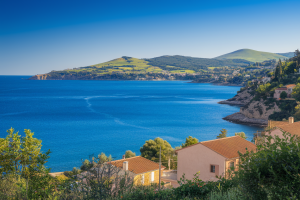 beaulieu-mer-maisons-colline